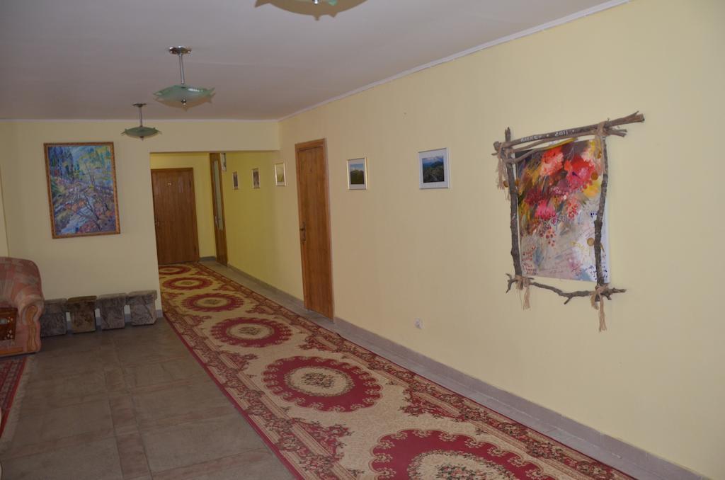 Europa Hotel Rakhiv Exterior photo