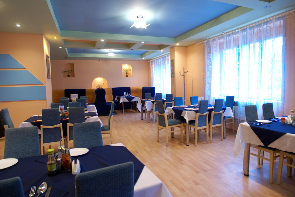 Europa Hotel Rakhiv Exterior photo