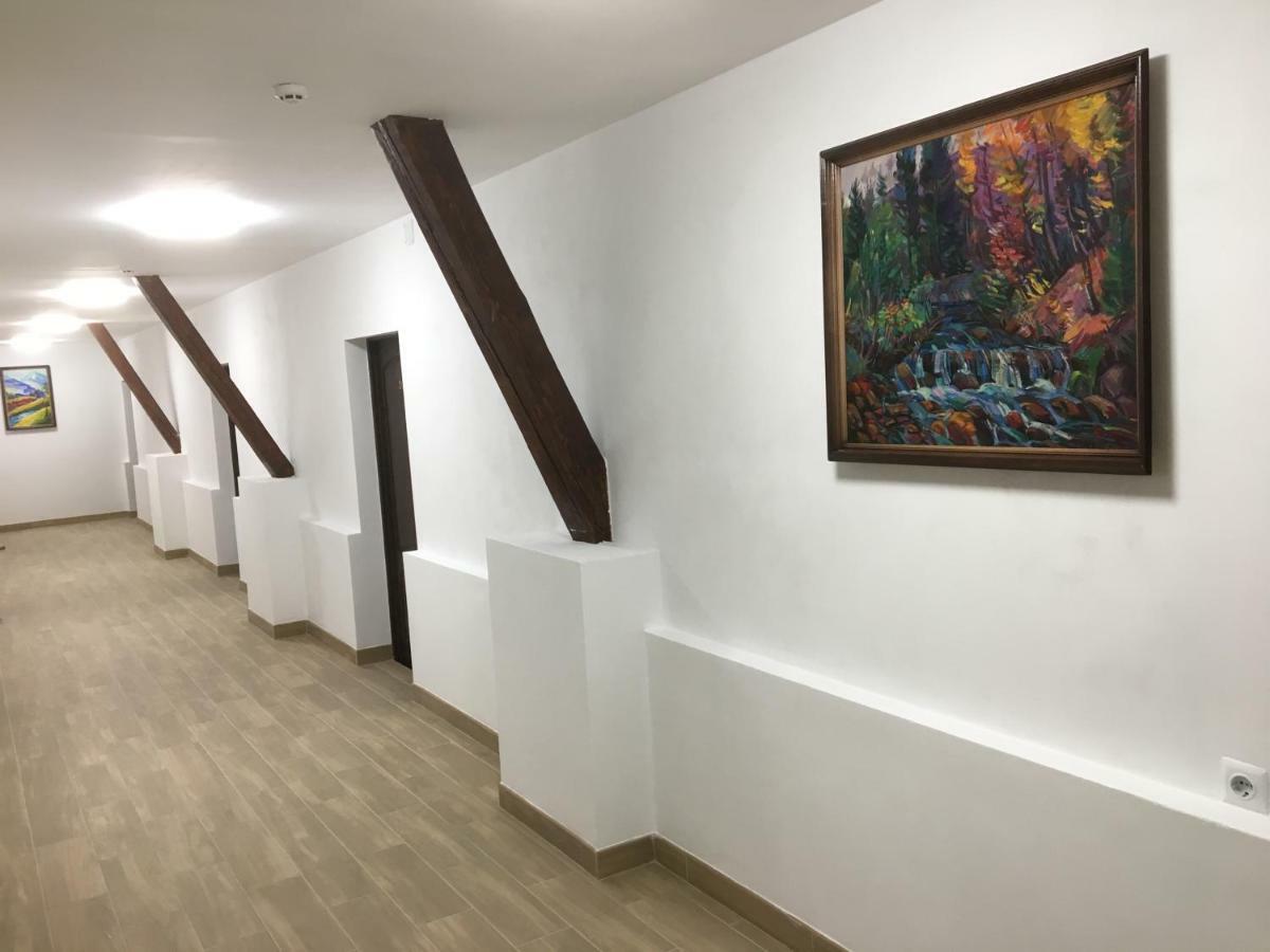 Europa Hotel Rakhiv Exterior photo
