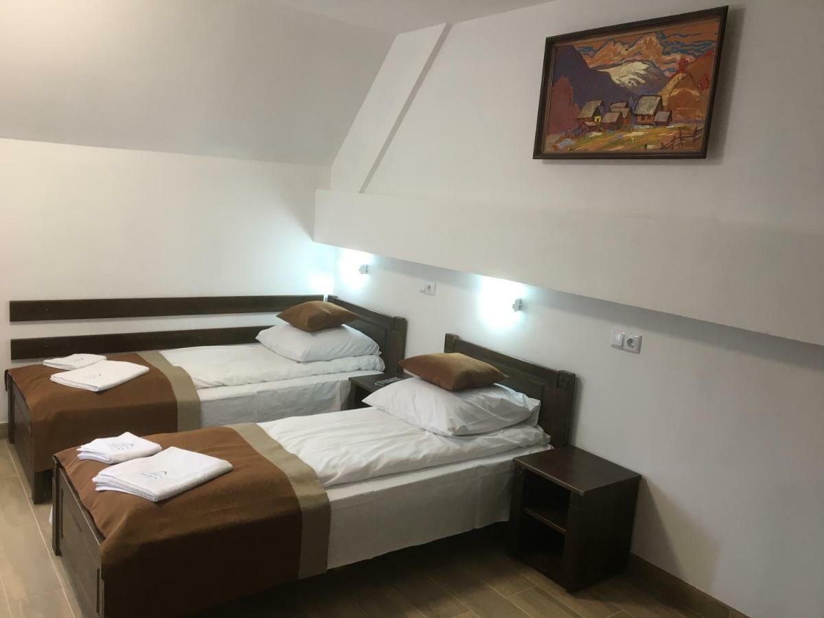 Europa Hotel Rakhiv Exterior photo